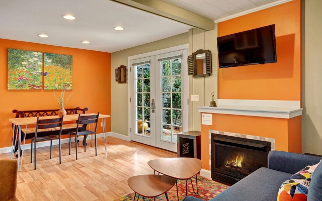photo 3 of Ravenna Urban Farm Studio Apartment