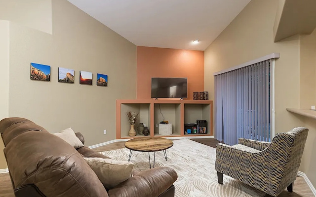 photo 2 of Ravenswood Retreat - 3 Br Home