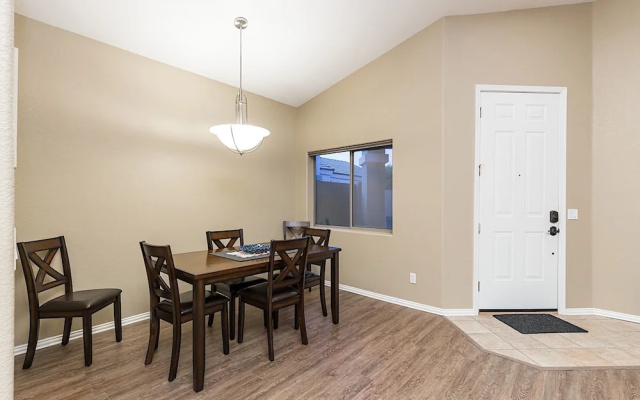 photo 4 of Ravenswood Retreat - 3 Br Home