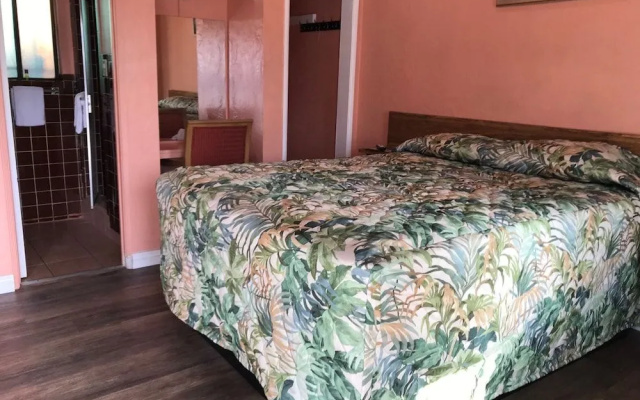 photo 2 of Raymoure Motel