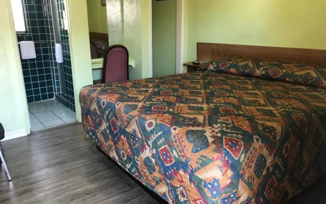 photo 3 of Raymoure Motel