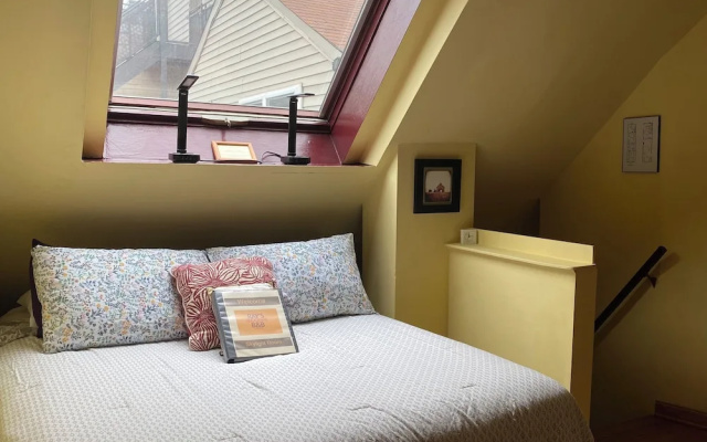 photo 2 of Ray's Bucktown B&B