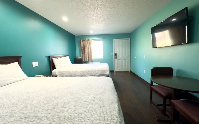 photo 4 of Razorback Inn