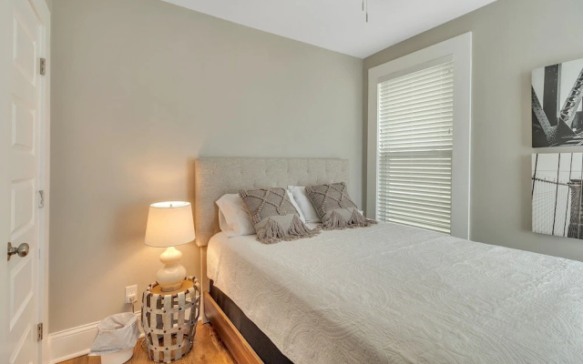photo 3 of Recently Renovated Home In The Heart Of Bellevue! 2 Bedroom Home by RedAwning