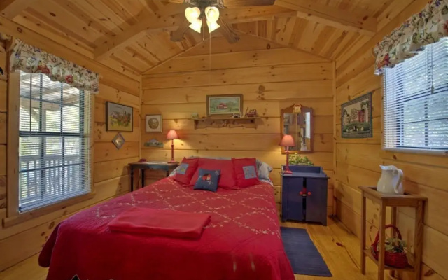 photo 3 of Red Barn - 1 Br Cabin