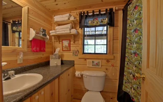 photo 5 of Red Barn - 1 Br Cabin
