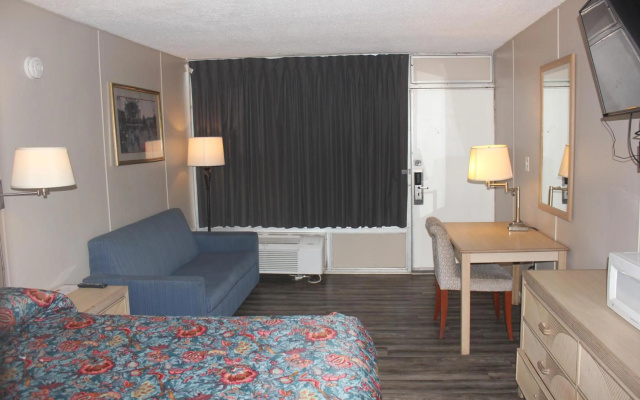 photo 4 of Red Carpet Inn - Louisville