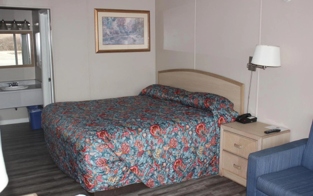 photo 5 of Red Carpet Inn - Louisville