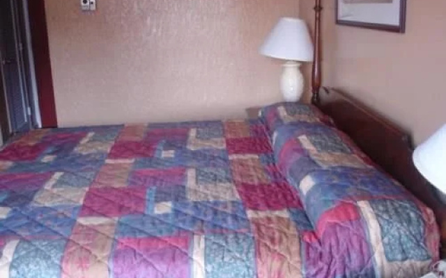 photo 3 of Red Carpet Inn & Suites Albany