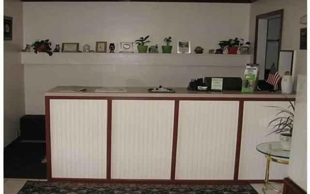photo 2 of Red Carpet Inn & Suites
