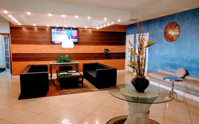 photo 2 of Red Carpet Inn Airport and Cruise Port Hotel Fort Lauderdale