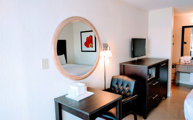 photo 3 of Red Carpet Inn Airport and Cruise Port Hotel Fort Lauderdale
