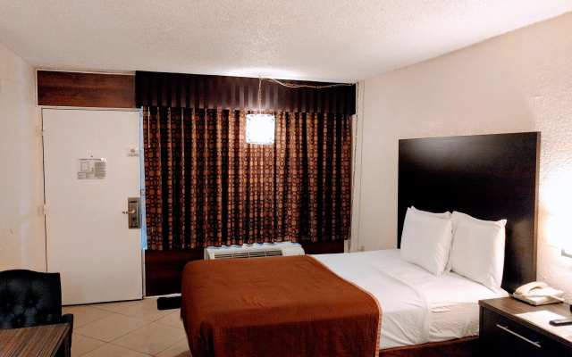 photo 5 of Red Carpet Inn Airport and Cruise Port Hotel Fort Lauderdale