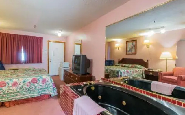photo 5 of Colonial Inn & Suites