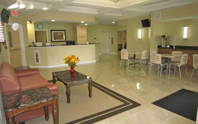 photo 2 of Red Carpet Inn And Suites Monmouth Jtc