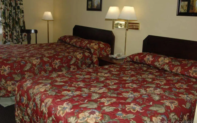 photo 3 of Red Carpet Inn Oxford