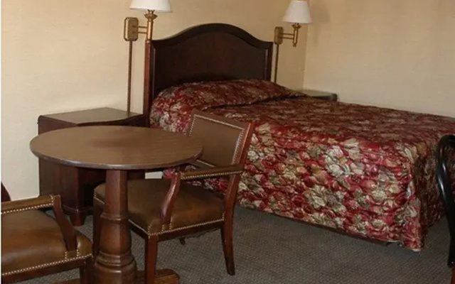 photo 5 of Red Carpet Inn Charlottesville