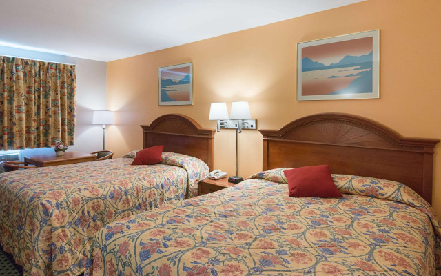 photo 4 of Rodeway Inn Milford - I-84