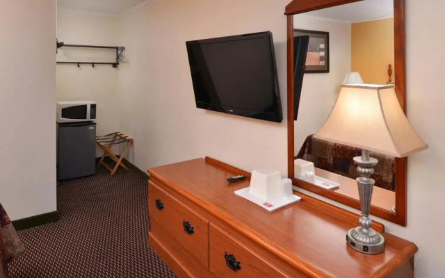 photo 4 of Red Carpet Inn Ronks