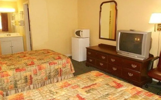 photo 4 of Economy Inn