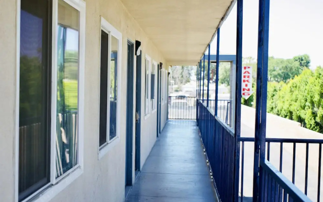 photo 5 of Red Carpet Motel