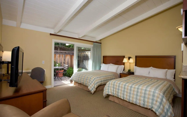 photo 5 of Red Cottage Inn & Suites