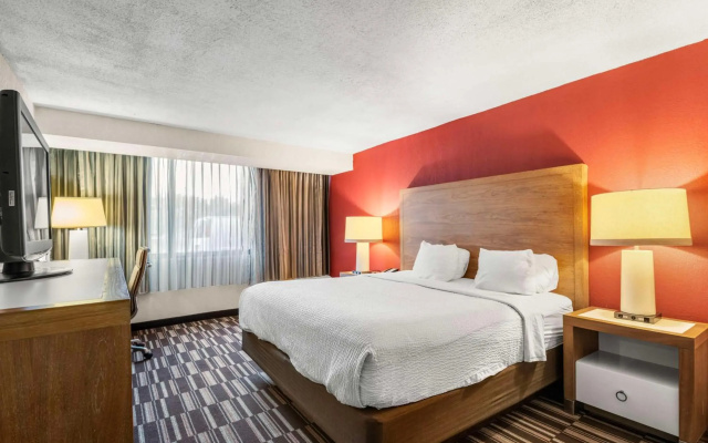 photo 4 of Red Lion Hotel Charlotte