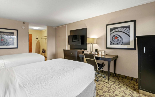 photo 5 of Red Lion Hotel Charlotte