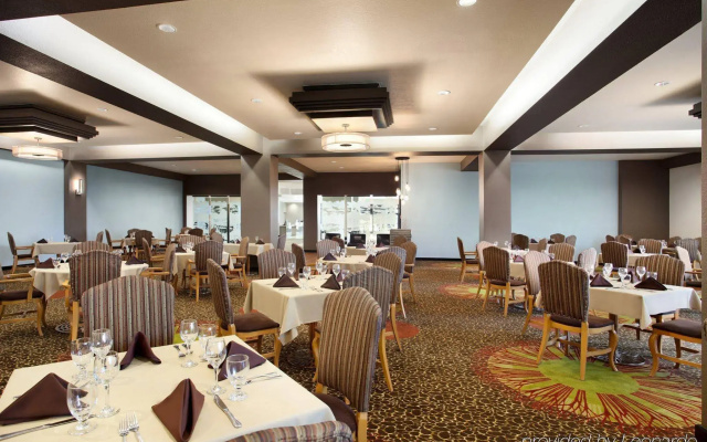 photo 3 of Radisson Hotel Denver - Aurora