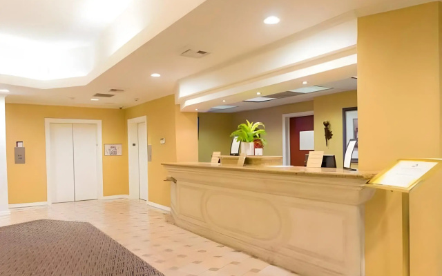 photo 2 of Oakland Airport Executive Hotel