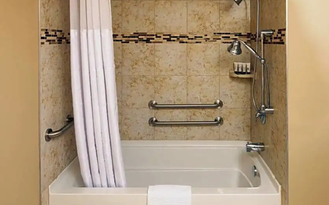 photo 5 of Red Lion Hotel Orlando Lake Buena Vista South