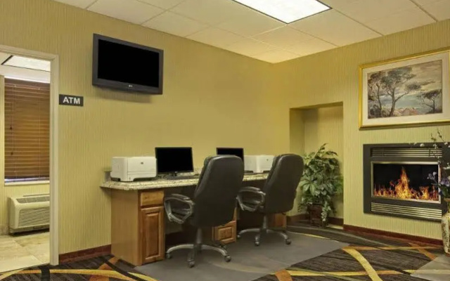 photo 3 of Red Lion Inn & Suites Denver Airport