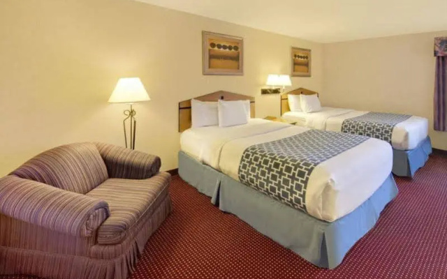 photo 4 of Red Lion Inn & Suites Denver Airport