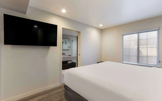 photo 4 of SureStay Plus Hotel by Best Western Tempe University