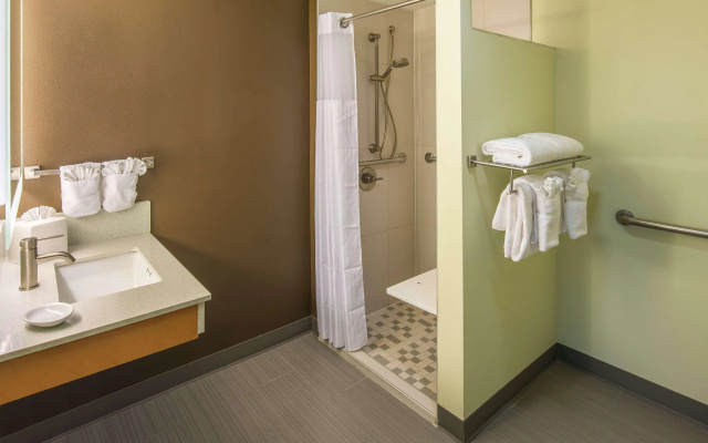 photo 5 of Red Lion Inn & Suites Everett