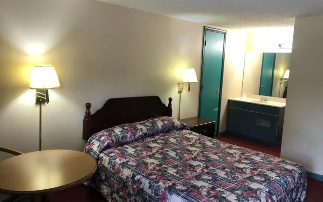 photo 3 of Red Maple Inn
