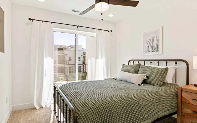 photo 4 of Red Rock Oasis #93 by RedAwning