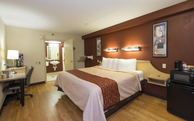 photo 3 of Red Roof Inn Cincinnati - Sharonville
