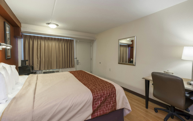 photo 5 of Red Roof Inn Cincinnati - Sharonville