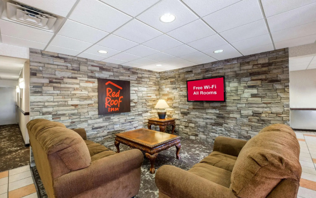 photo 2 of Red Roof Inn Hendersonville