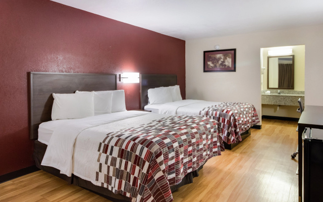 photo 5 of Red Roof Inn & Suites Commerce - Athens