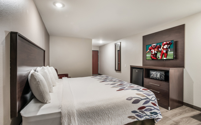 photo 4 of Red Roof Inn & Suites Lake Charles