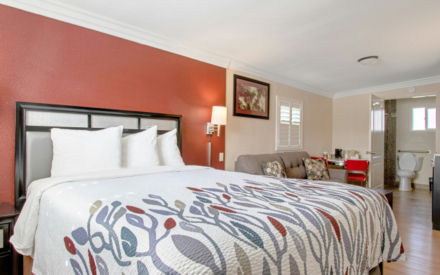 photo 4 of Red Roof Inn & Suites Monterey