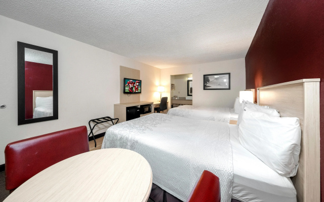 photo 5 of Red Roof Inn PLUS+ & Suites Naples Downtown-5th Ave S