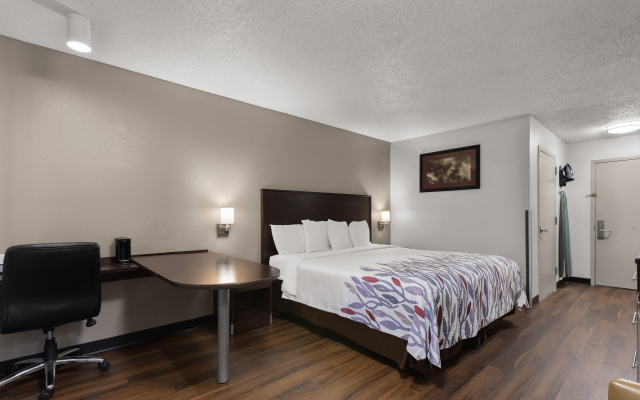 photo 5 of Red Roof Inn & Suites Savannah Airport