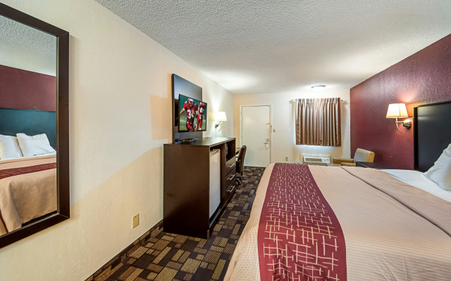 photo 2 of Red Roof Inn Anderson, IN