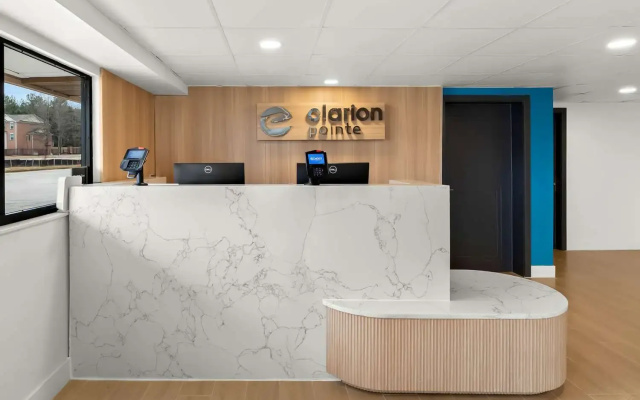 photo 2 of Clarion Pointe Kennesaw Town Center