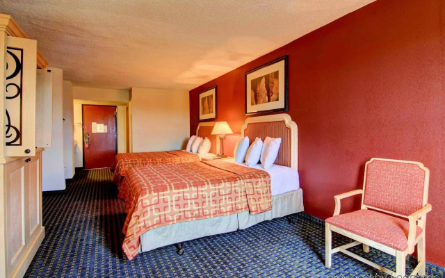 photo 2 of Red Roof Inn Atlanta - Six Flags