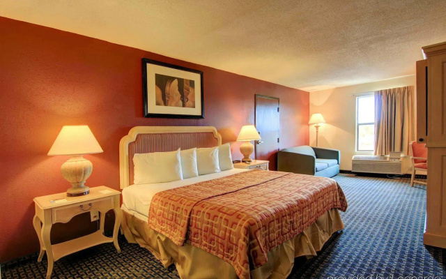 photo 3 of Red Roof Inn Atlanta - Six Flags