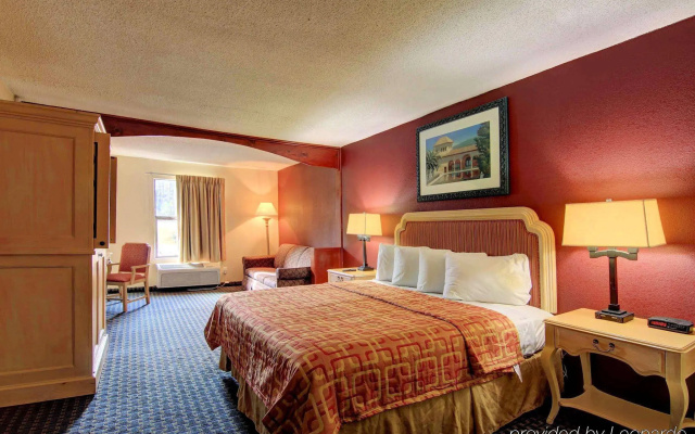 photo 4 of Red Roof Inn Atlanta - Six Flags